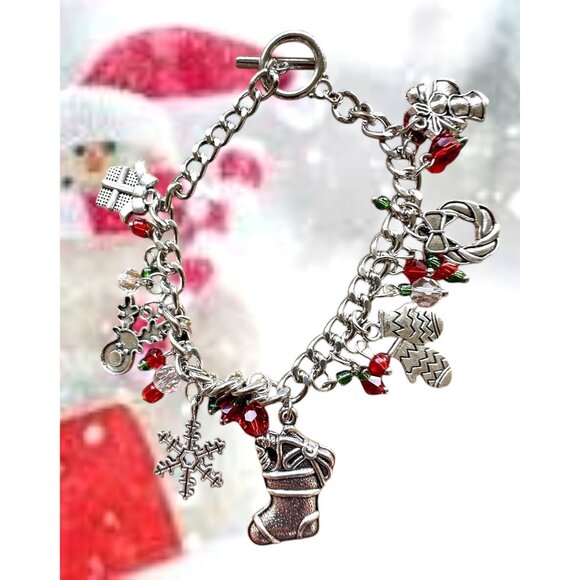 Christmas Charm Bracelet New Rudolph Stocking Wreath Snowflake Gift Pres… - Picture 7 of 11